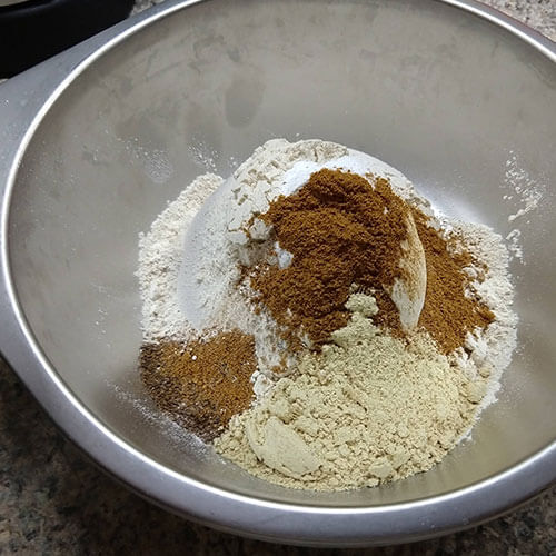 Spices And Flour Blending